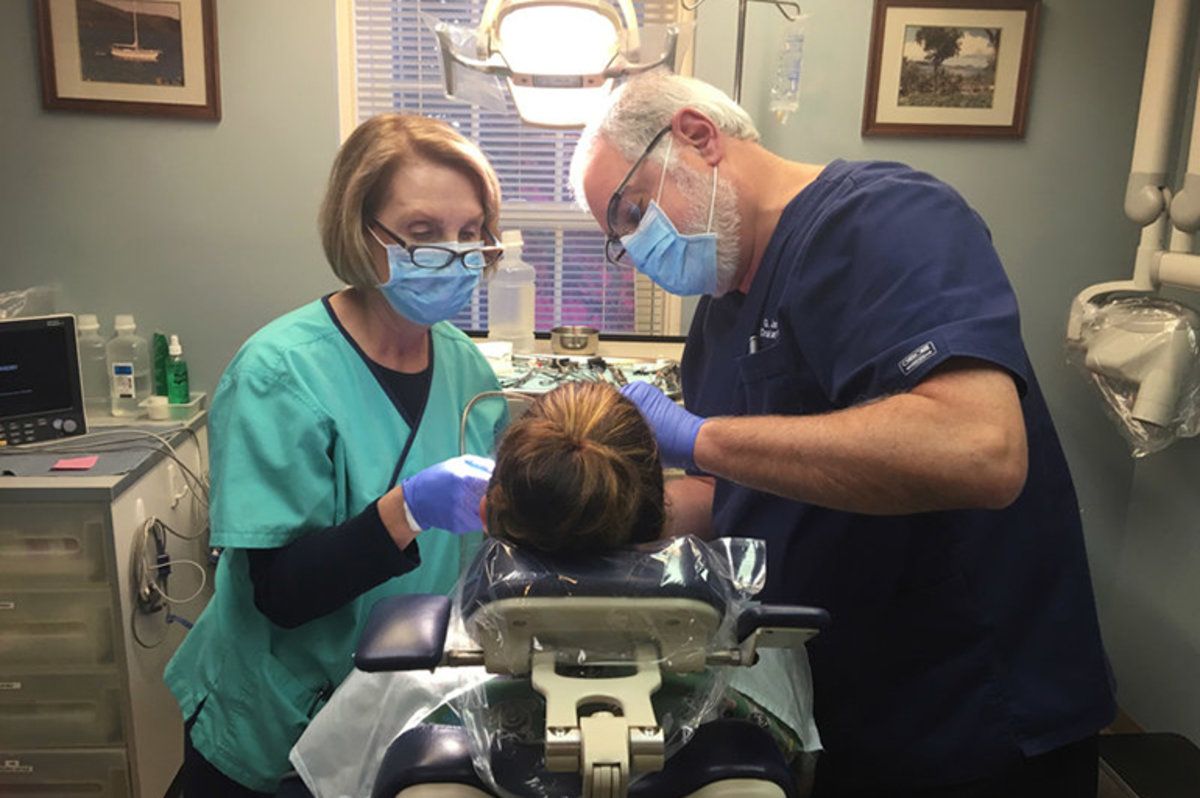 Devon Dentist Advocates for Reduced Use of Opioids for Pain Treatment