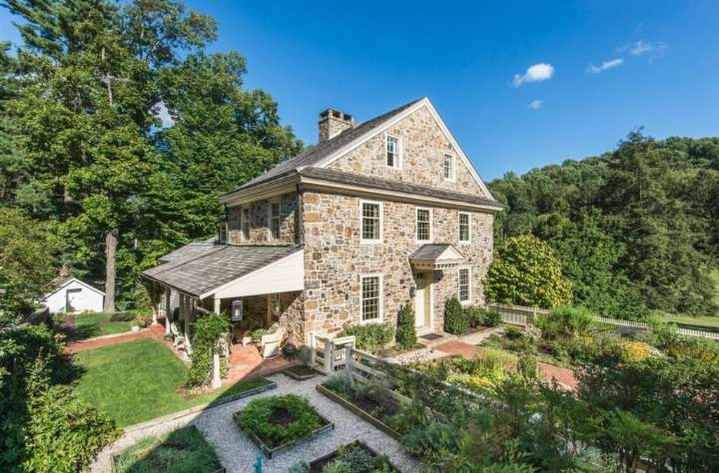 House of the Week: Idyllic Estate in Historic French Creek Valley
