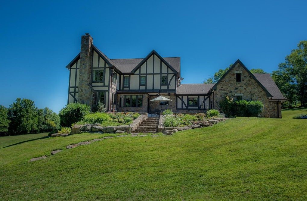 DNB First House of the Week: Premier Horse-Country Property in Elverson
