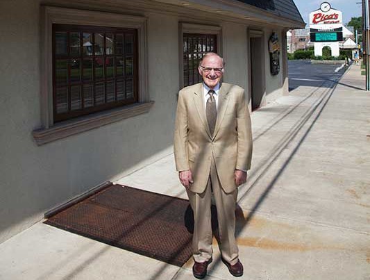 Second-Generation Owner of Iconic Restaurant Dies at 77