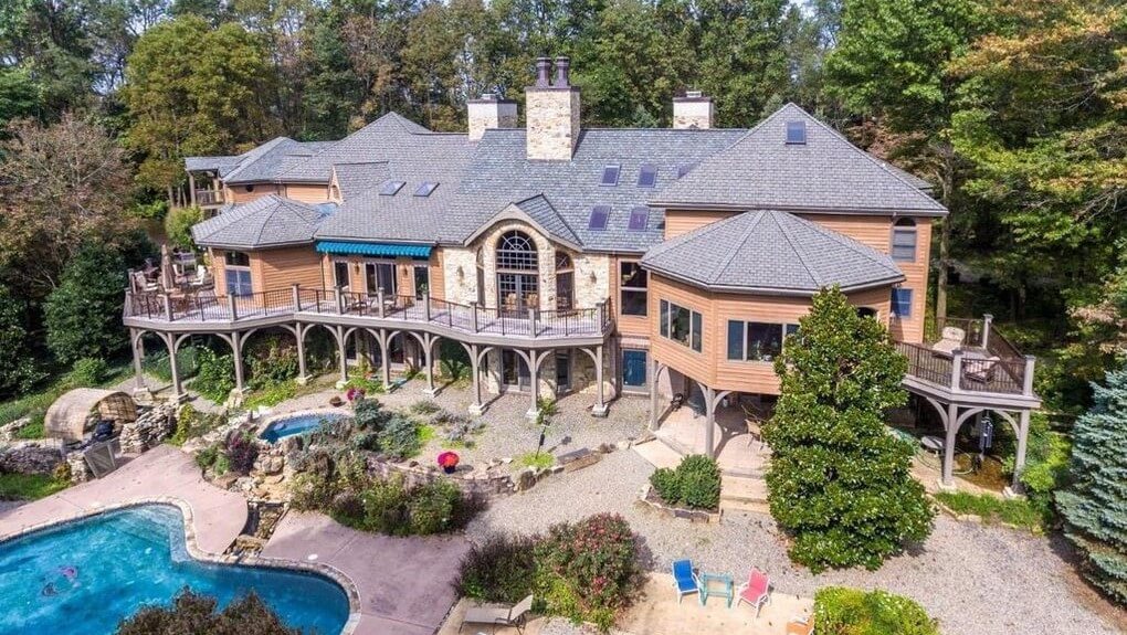 DNB First House of the Week: Private Oasis in Chester Springs