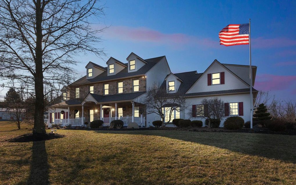 DNB First House of the Week: Expansive Colonial with Wooded Backdrop in Lincoln University
