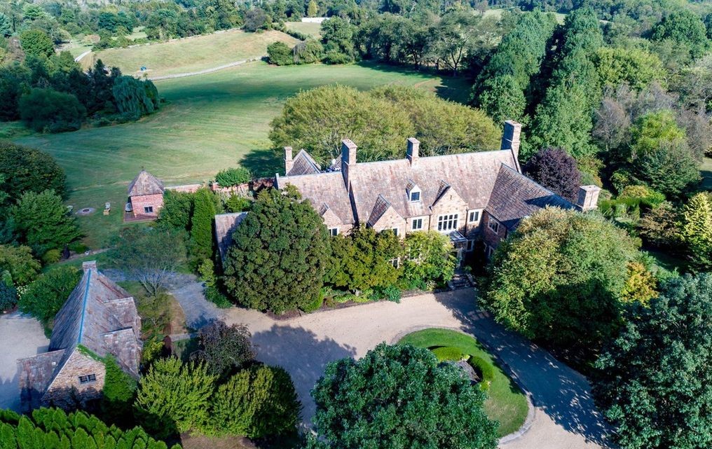 Malvern Bank House of the Week: Cotswold-Style Manor with Proper English Garden in Wyeth Country