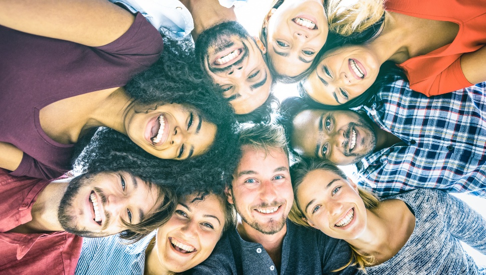 How Are Millennials & Gen Z Using LinkedIn?