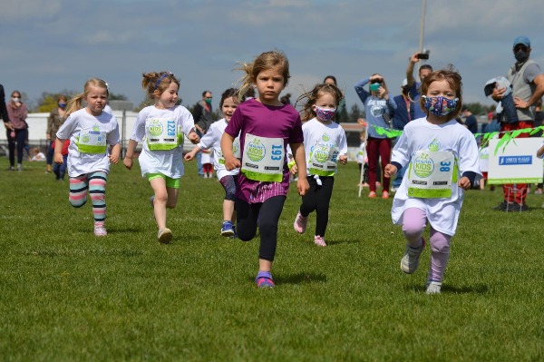 Little children running.