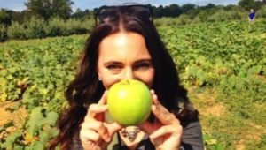 apple picker at Highland Orchard