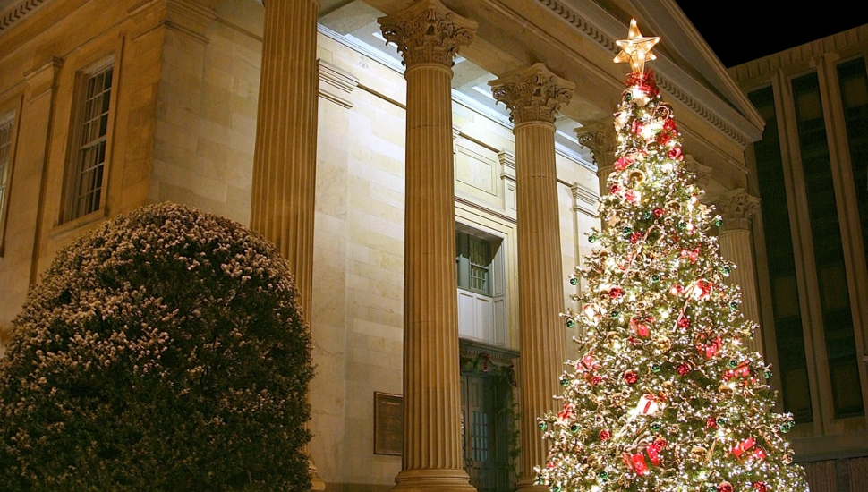 christmas tree courthouse