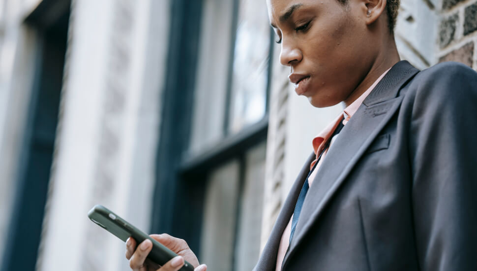 WSJ: Be Happier and More Productive, Care Less About Your Email