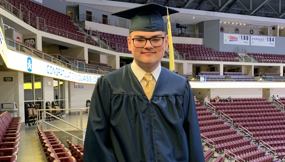 Pandemic Anxiety Puts Student on a Path That Ends With a Neumann Scholarship
