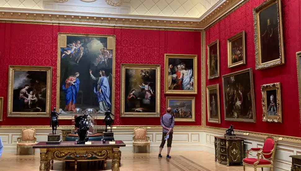 investing in art