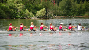 women rowing team