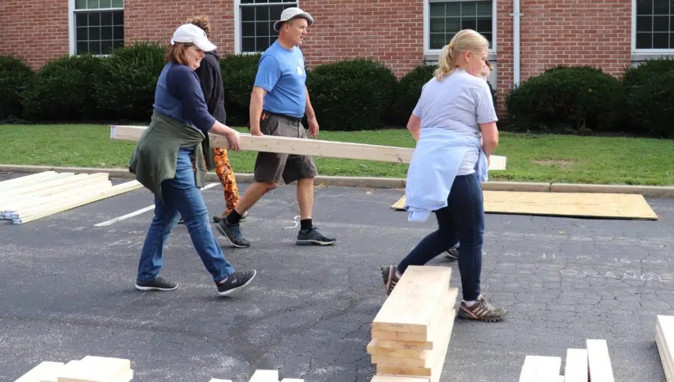 Help Build Hope Habitat volunteers
