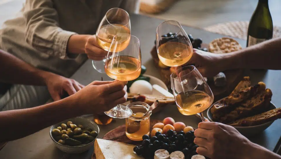 Sommsation people drinking wine