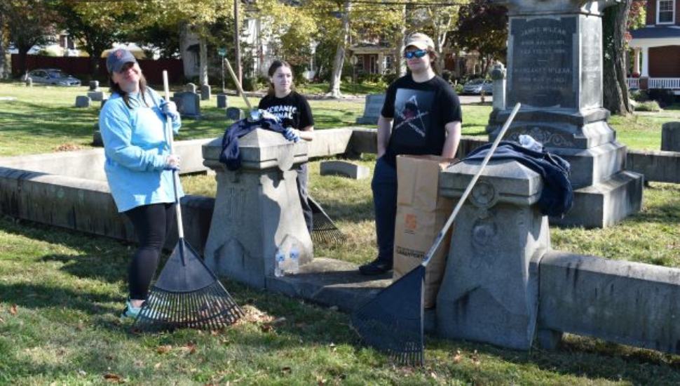 the art fair also included voluneers who cleaned