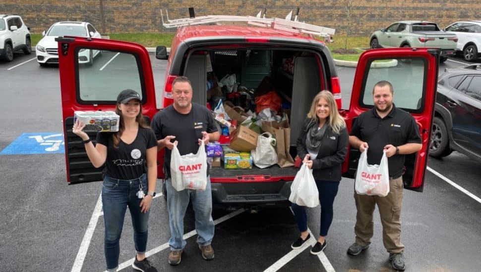 The Flats at Kennett food drive