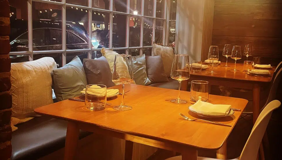 Sweet Amelia's tables and seating