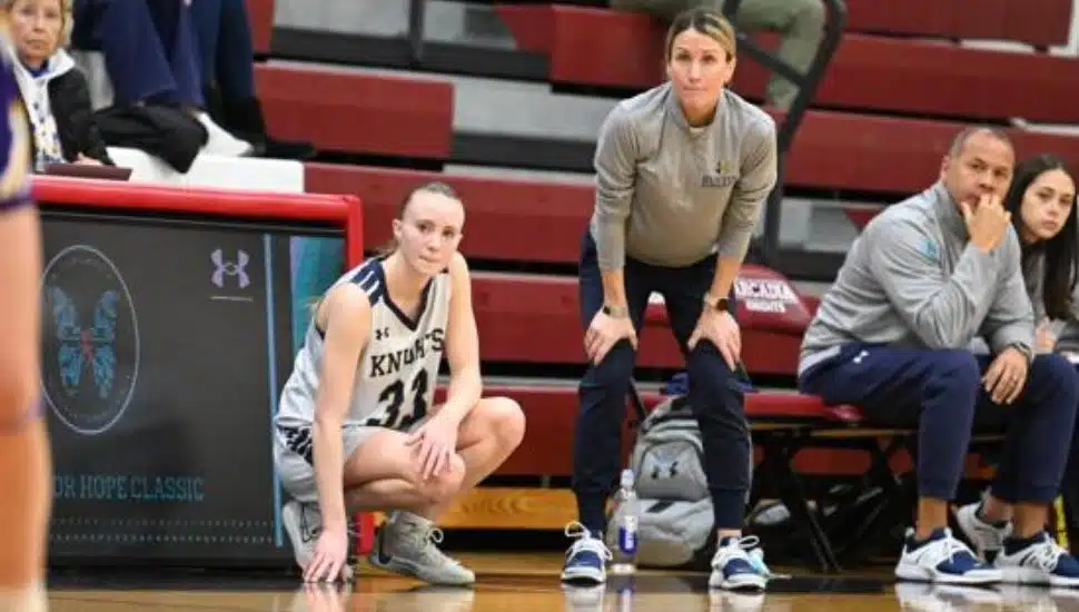 Lauren and Riley Stackhouse on court