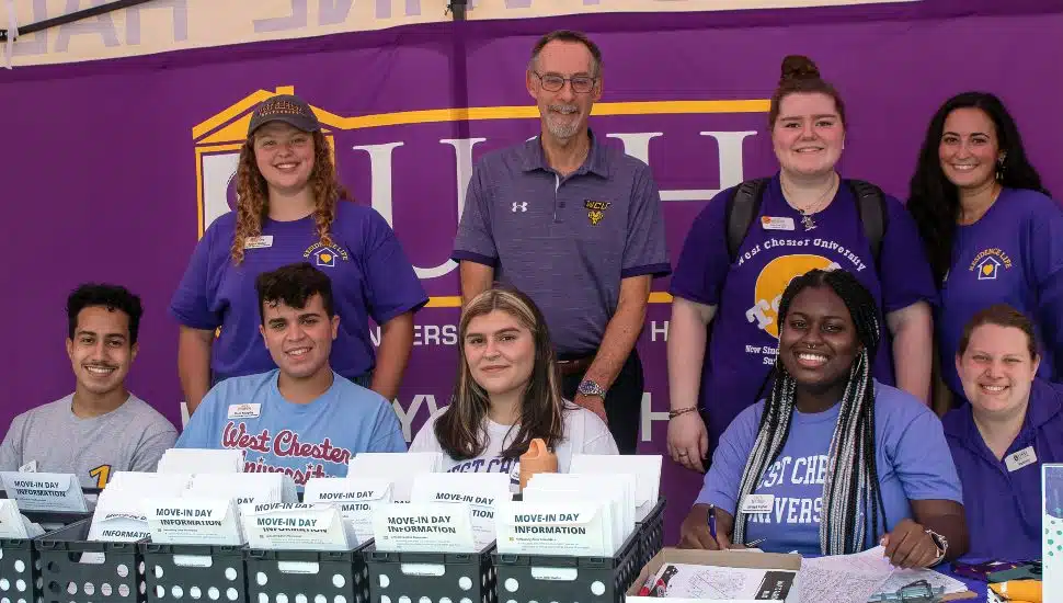 Fiorentino with students during Move In Fall 2021