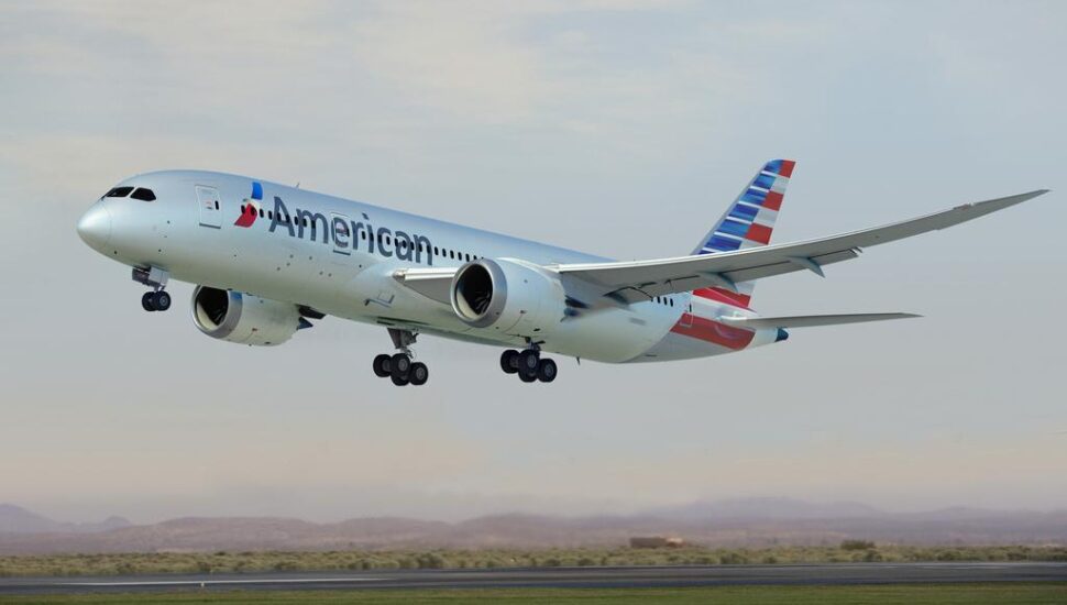 american airlines plane taking off