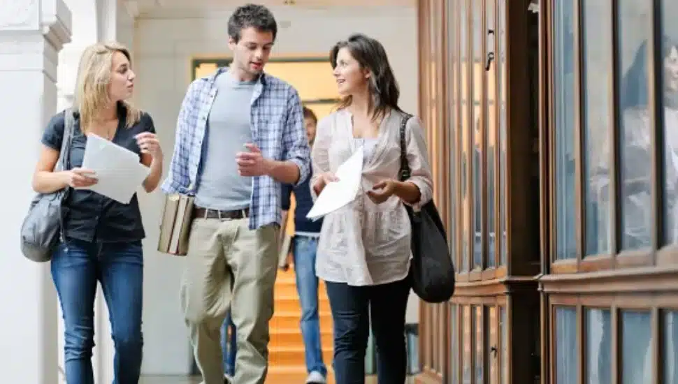 A Guide to Six Common College Expenses