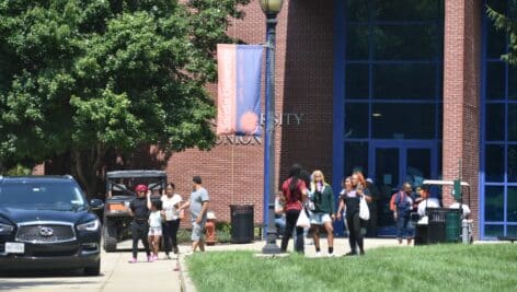 Lincoln university move in