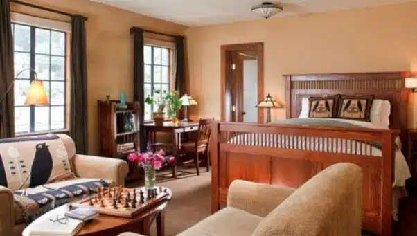 The Settlers Inn Guest Room