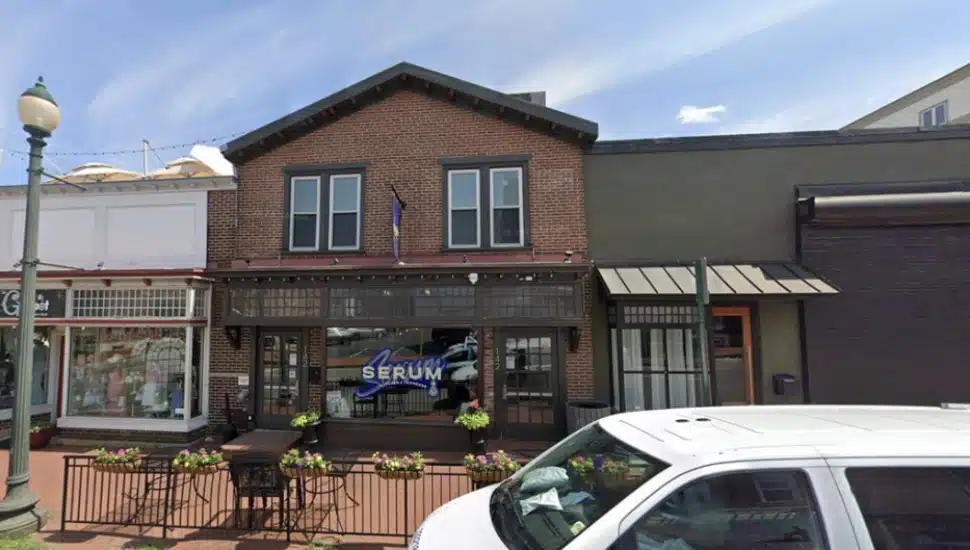 Serum Kitchen and Taphouse location.
