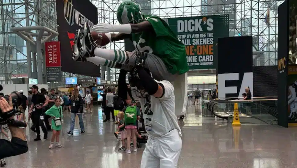Fan Pays Tribute to Malvern’s Saquon Barkley with Unique Costume in New York