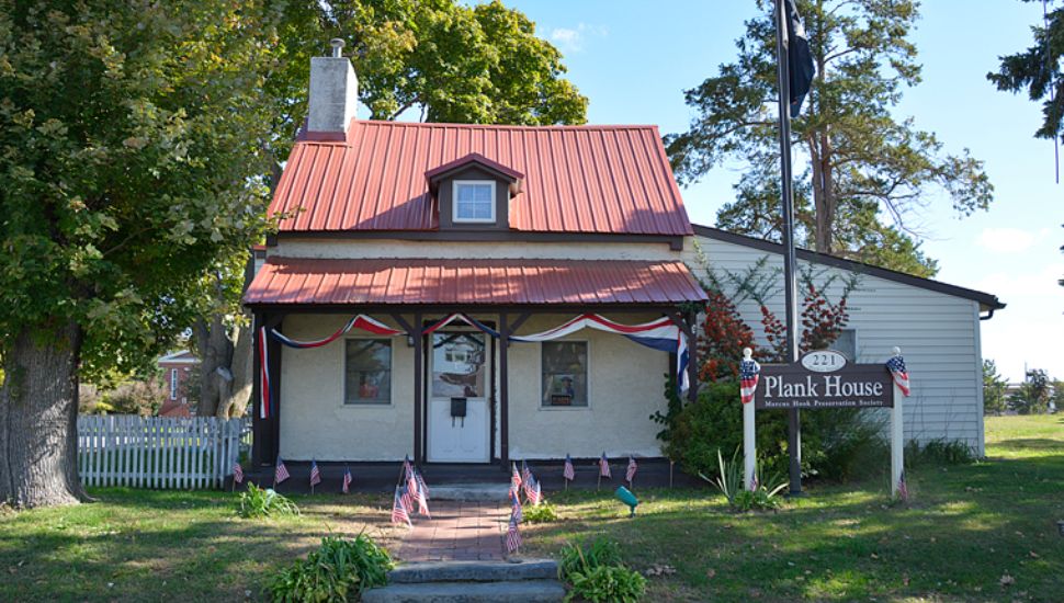Plank House in daytime.