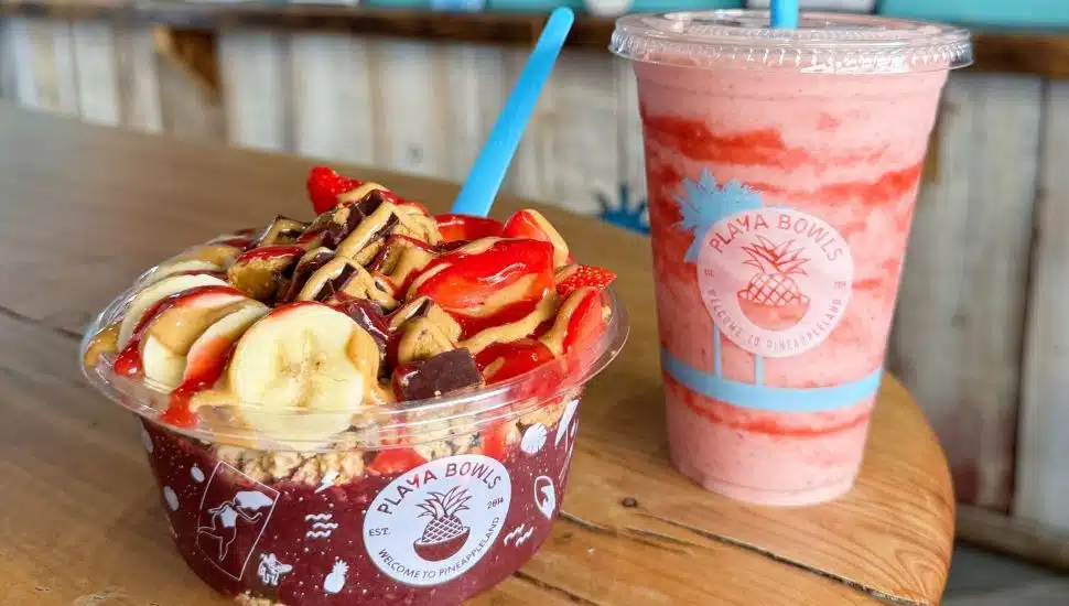 Playa Bowls smoothie and bowl.
