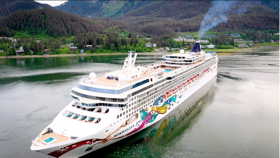 Norwegian Jewel cruise ship.