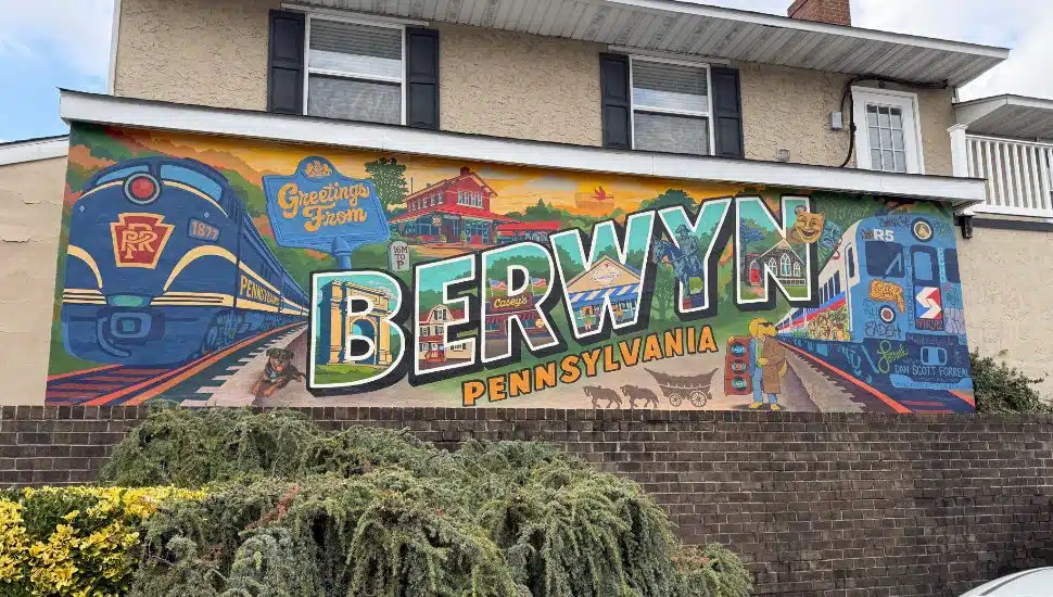 An outdoor mural of a vintage Berwyn postcard.