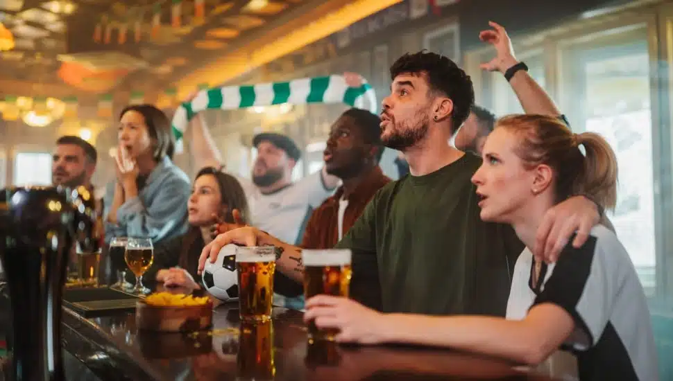 Philadelphia Bar Owners Are Split On Temporary Extended Curfew Law Going Into Effect This Summer